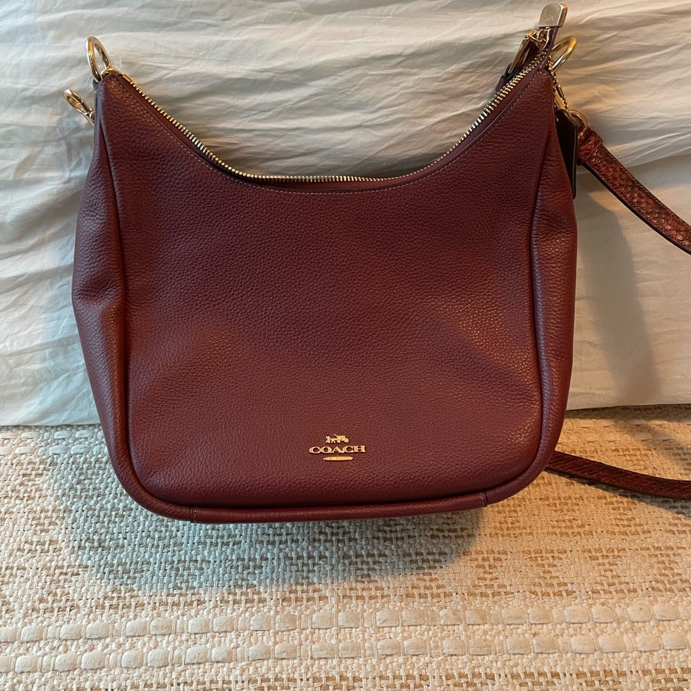 REAL COACH snk trm jules hobo wine